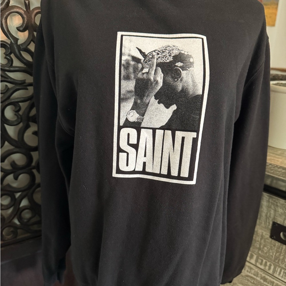 Tupac sweater